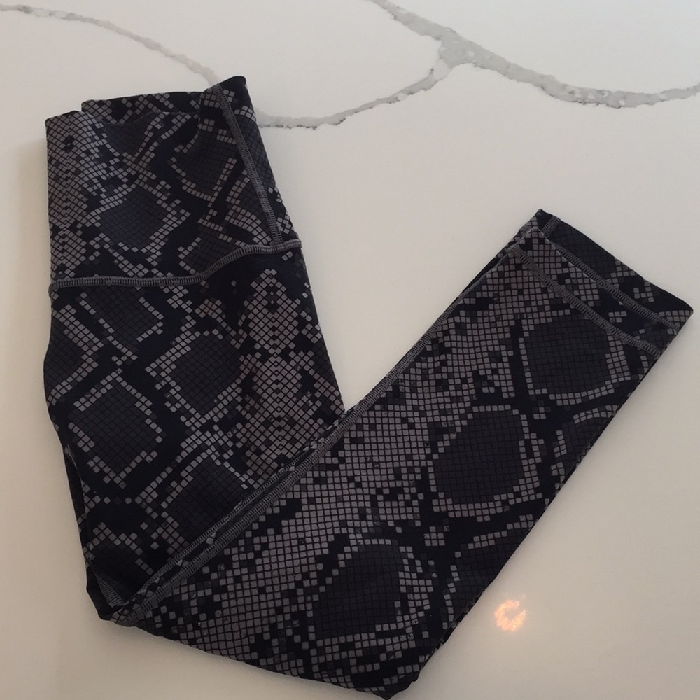 Lululemon wunder under crop